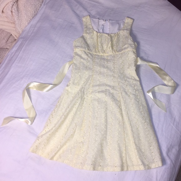 Bonnie Jean Other - Bonnie Jean Pastel Yellow Dress w/ Flower Details